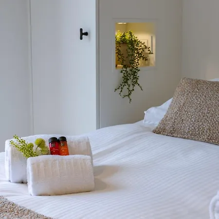 Stunning Fully Renovated Apartment In The Center Of Knokke With Parking