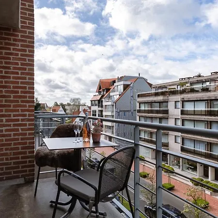 Stunning Fully Renovated Apartment In The Center Of Knokke With Parking