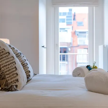 Stunning Fully Renovated Apartment In The Center Of Knokke With Parking Διαμέρισμα Knokke-Heist